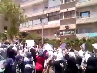 Syria فري برس حلب الفرقان زغاريد الحرائر وهتاف الاحرار11 6 2012 Aleppo