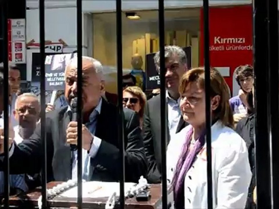 Mustafa Balbay için imza günü