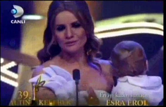 Esra Erol'u ağlatan sürpriz!