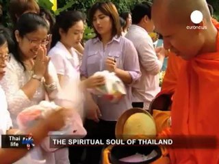 Grandi festeggiamenti in Thailandia per il Buddha