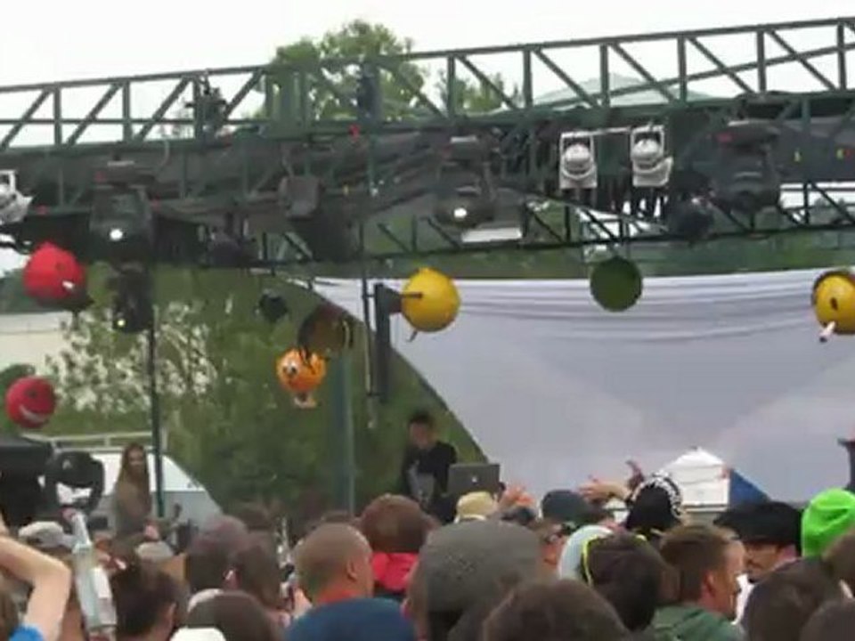 Far too loud @ Yen aura pour tout le monde 9/06/12