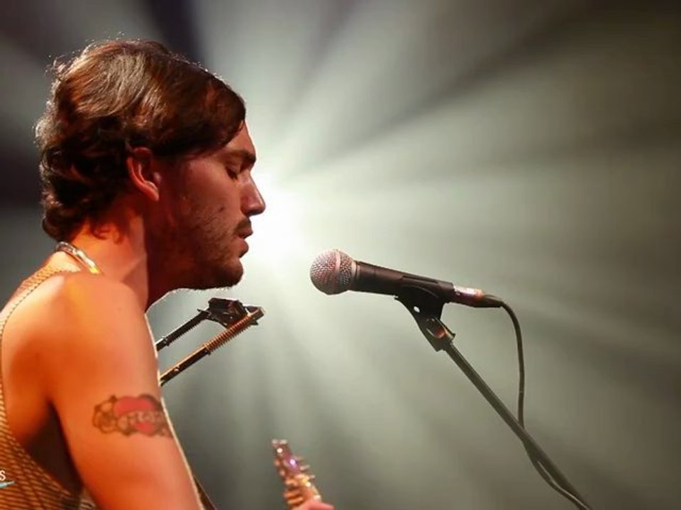 Robert Francis - I'm On Fire (Pure Charts Live)