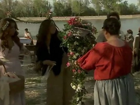 Pepa no llega, no la abrochará el vestido.