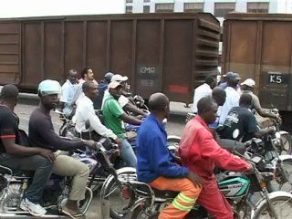 Journée mondiale de la sécurité routière aux passages a niveau