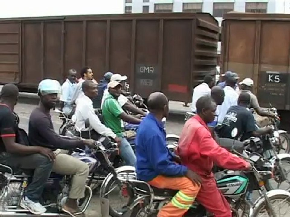 Journée mondiale de la sécurité routière aux passages a niveau