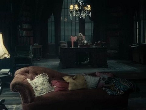 Dark Shadows - Clip A Vampire