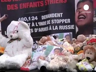 La Clinton alla Russia: "basta con le armi alla Siria"