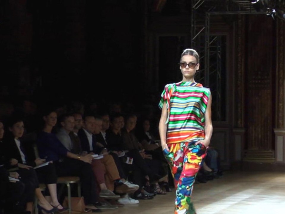 Talbot Runhof Spring 2012 Show in 3D! - Paris FW | FashionTV