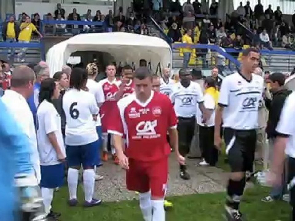 Football: les images de la première mi-temps de la finale de la Coupe de l'Oise