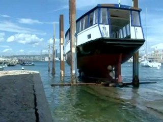 Marseille: l'ancien Ferry boat... remplace le nouveau!