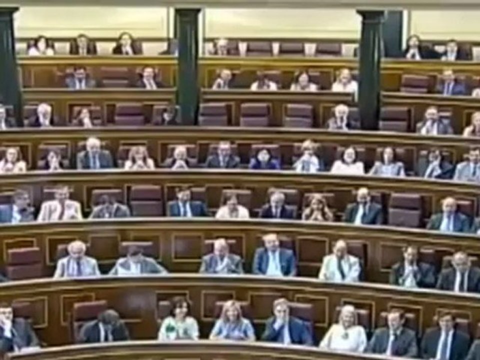 Soraya se burla del "ojo clínico" de Rubalcaba y de los "estrategas del PSOE"