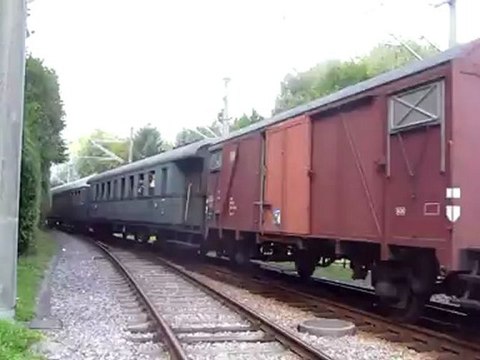 Bahnhofsfest Bad Herrenalb 2011 Hist. Sonderzug verlässt Bf  Bad H.