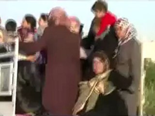 Syria فري برس الحولة يستمر نزوح الناس خوفا من القصف13 6 2012 Homs