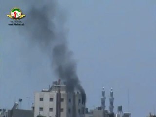 Syria فري برس  حمص احتراق المنازل بحي الميدان بحمص جراء القصف13 6 2012 Homs