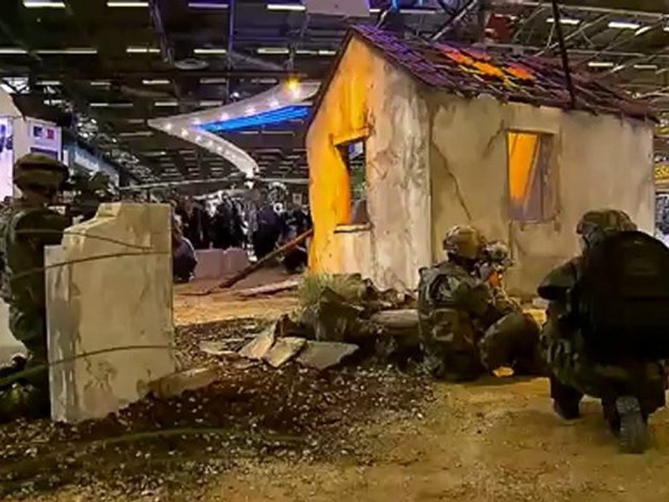 Le salon Eurosatory inauguré par Kader Arif