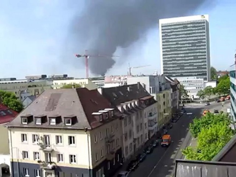 B1 Brand im Karlsruher Stadtteil Grünwinkel
