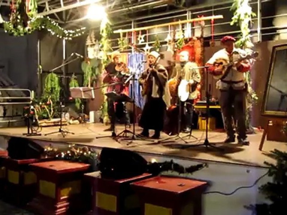 Mittelalterlicher Weihnachtsmarkt mit Patapan