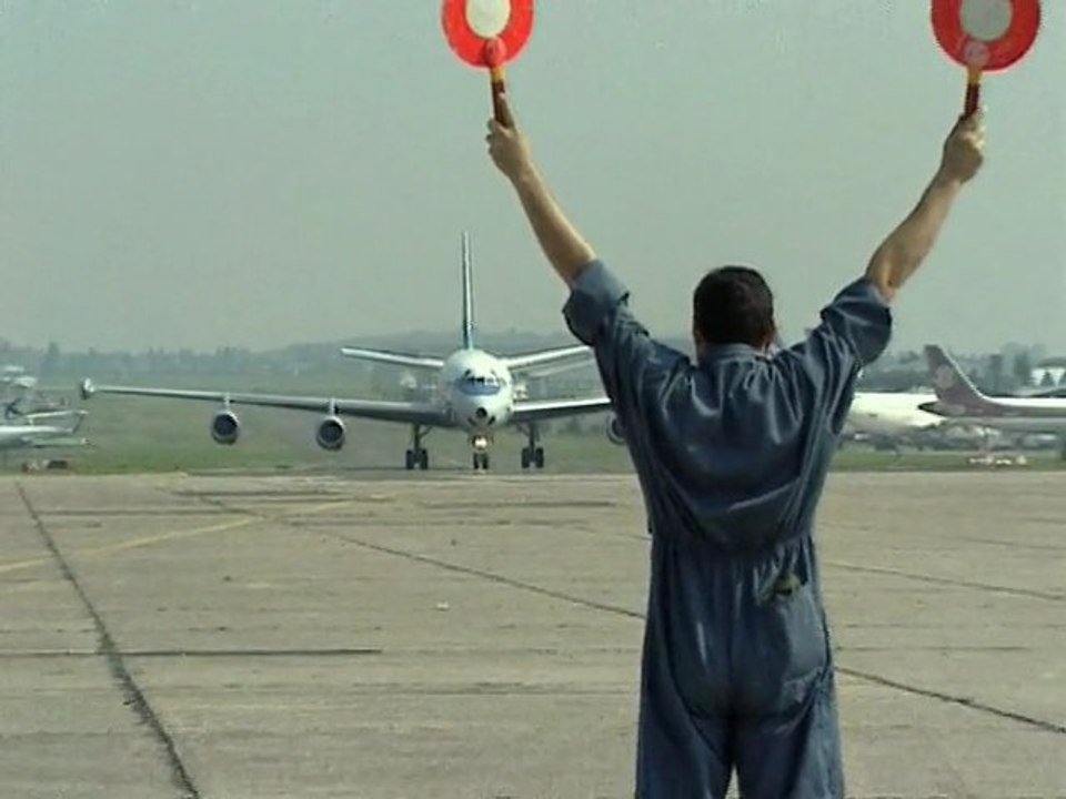 Douglas DC-8 Sarigue F-RAFE : arrivée en vol au musée de l'Air et de l'Espace du Bourget