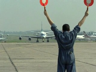 Douglas DC-8 Sarigue F-RAFE : arrivée en vol au musée de l'Air et de l'Espace du Bourget