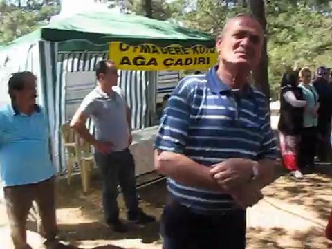 Melek Seyhan ( Ellik, Ağaçlarda Kestane, Öğretmene Varamadım )