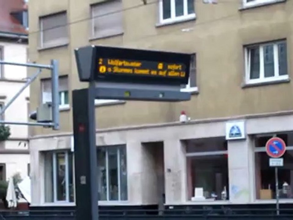 A1 Hör- und Lesetext A1 Anzeige Haltestelle Verspätungen