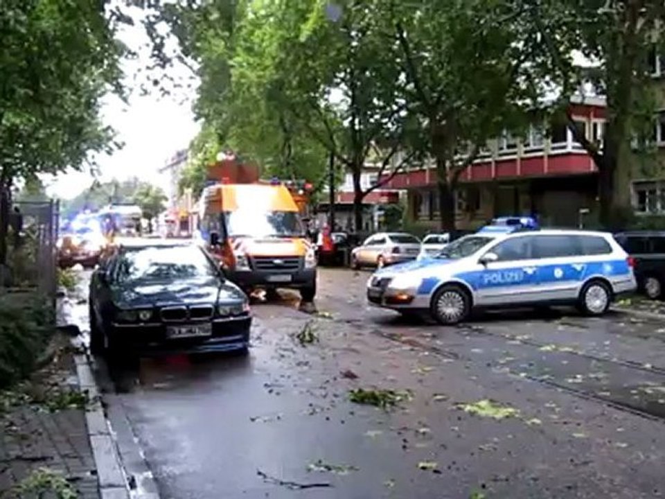 A1 Hörtext A1 Straße wegen Unwetterschaden gesperrt