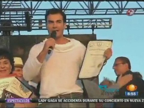 David Zepeda @davidzepeda1 muy contento por el recibimiento de la gente de California