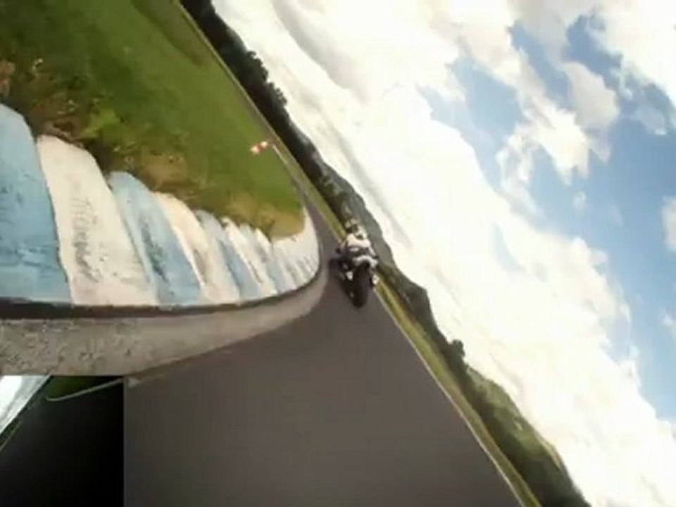 Arsouille sur le circuit d'Issoire / CEERTA / Arno / Sergio / Stef