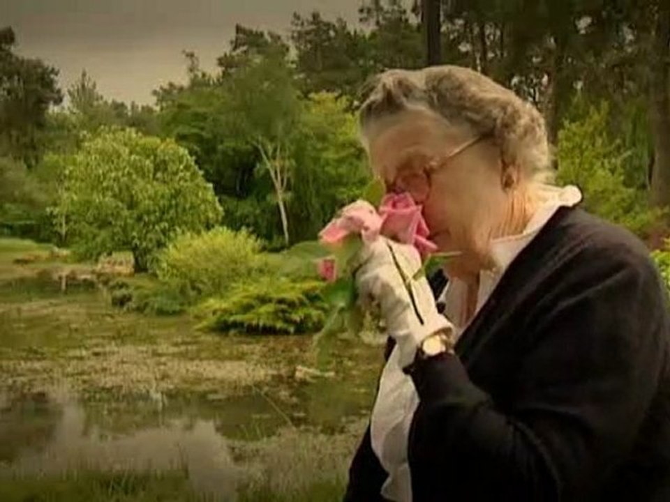 LA COMTESSE DE LA ROCHEFOUCAULT DANS SA RESERVE D'EXCEPTION