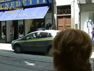 Torino - Controlli nei confronti di acconciatori di origine cinese (12.06.12)