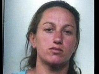 Cercola (NA) - Rapinatori aizzano rotweiler contro i carabinieri (12.06.12)