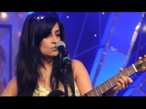 Shibani Kashyap @ Strings Live In Concert - India Tour 2012