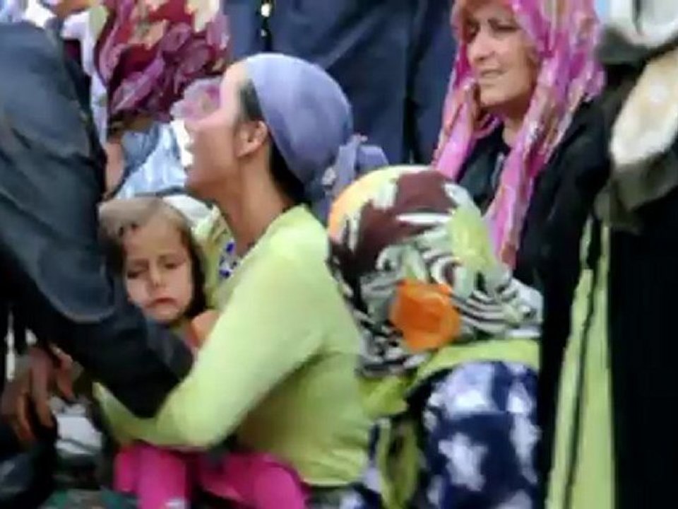 Yok Böyle Bir Acı-Küçük Kız Traktör Altında Can...