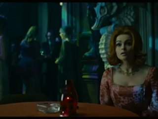 Karanlık Gölgeler Vizyonda