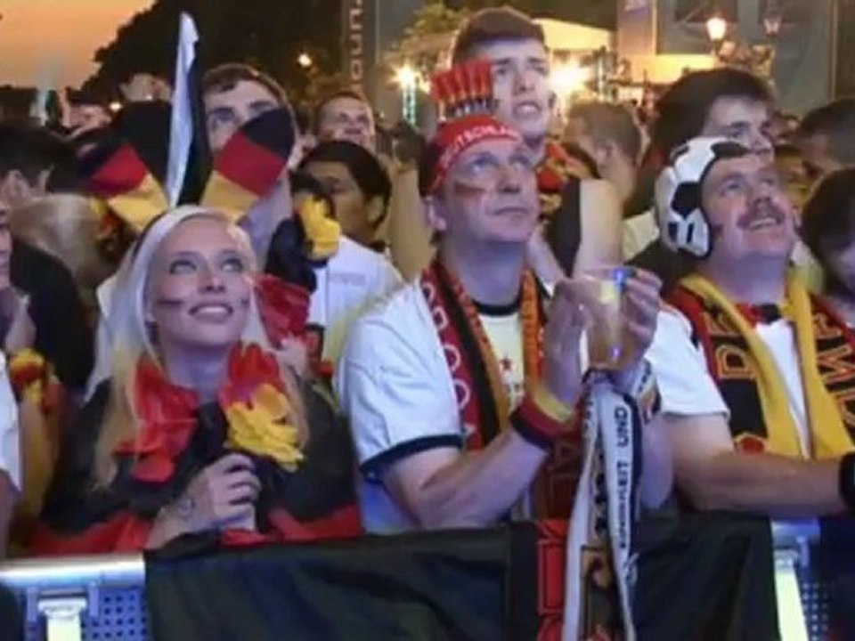 Fans euphorisch - Deutsche Nationalmannschaft bleibt auf dem Teppich