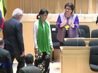 Aung San Suu Kyi appelle les étrangers à investir en Birmanie