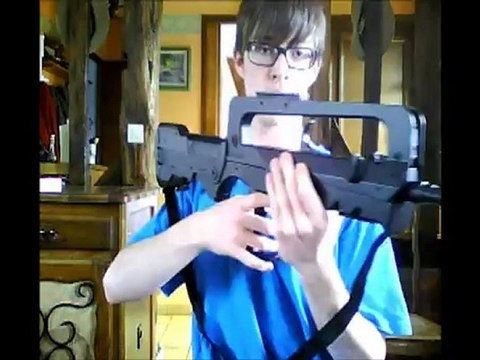 Review famas G1 Présentation française