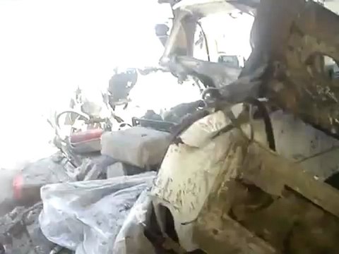 Syria فري برس ريف دمشق السيارة التي تعرضت للقصف دوما 13 6 2012 Damascus