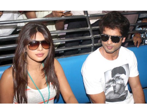 Shahid Kapoor Priyanka Chopra's Kahaani In Mumbai Local Train - Bollywood Time