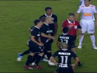 Neymar trebbiato ancora una volta