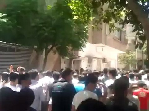 Syria فري برس ريف دمشق دوما خروج مظاهرة من جامع البغدادي الغربي 15 6 2012 Damascus