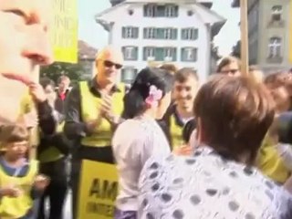 Suu Kyi visits Swiss parliament