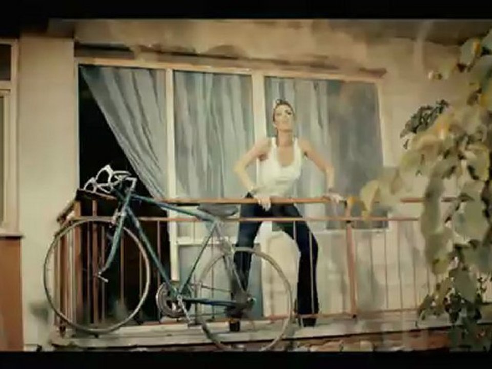 Petek Dinçöz - ÇEKIL yep yeni klip 2012