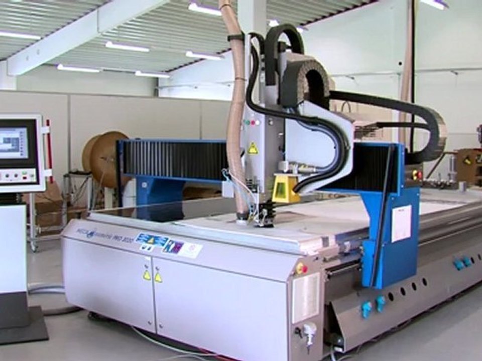 Reinle Gummi & Kunststoff - Flachbett-Portalfräse