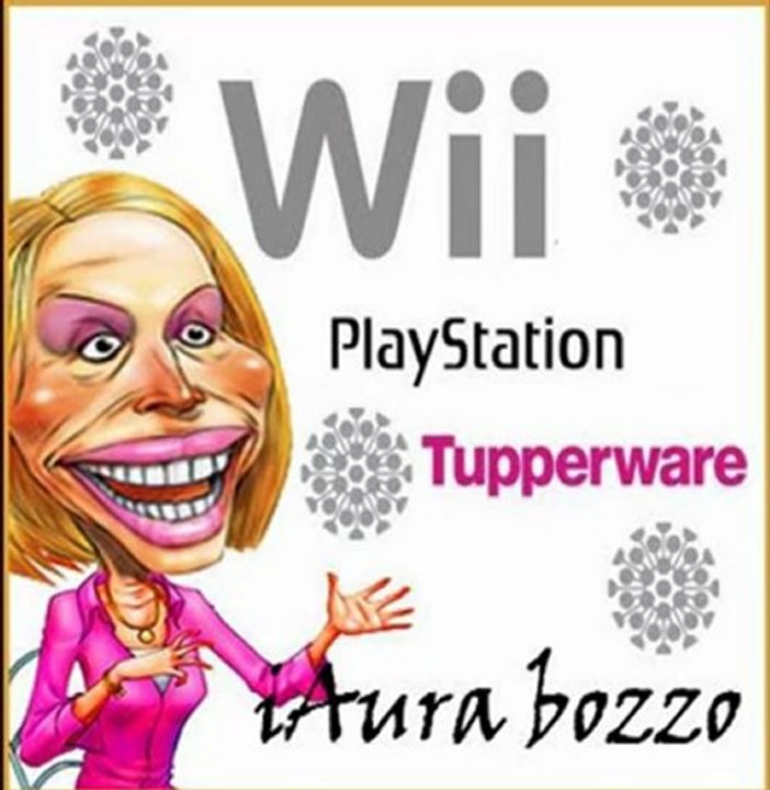 WiiPlaystationTupperware - Iaura Bozzo