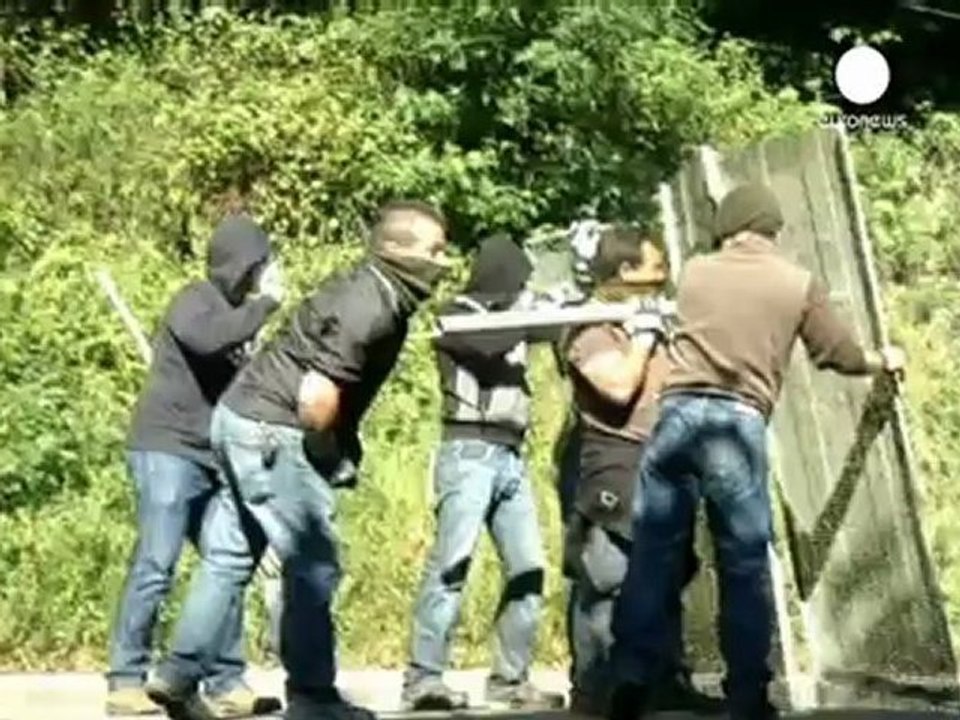 Bras de fer entre policiers et mineurs en Espagne