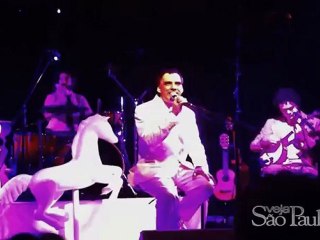 Arnaldo Antunes canta "Alma" no Sesc Belenzinho