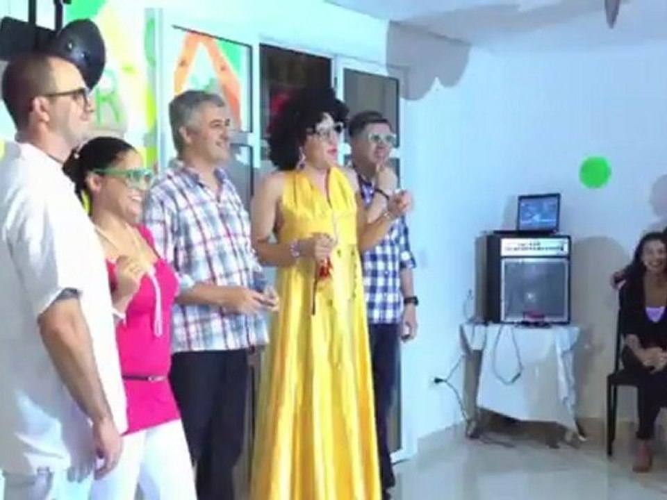GOGO BOY STRIPPER E FAMOSA DRAG QUEEN PARA CHA DE LINGERIE (11)92061392