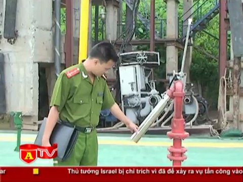 ANTÐ - Kiểm tra công tác PCCC tại các tầu cập cảng ở Đức Giang