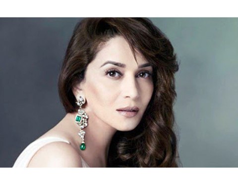 Madhuri Dixit Hunts For A Flat In Mumbai - Bollywood Babes